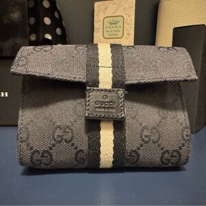 Gucci Black and Cream Toiletry Bag